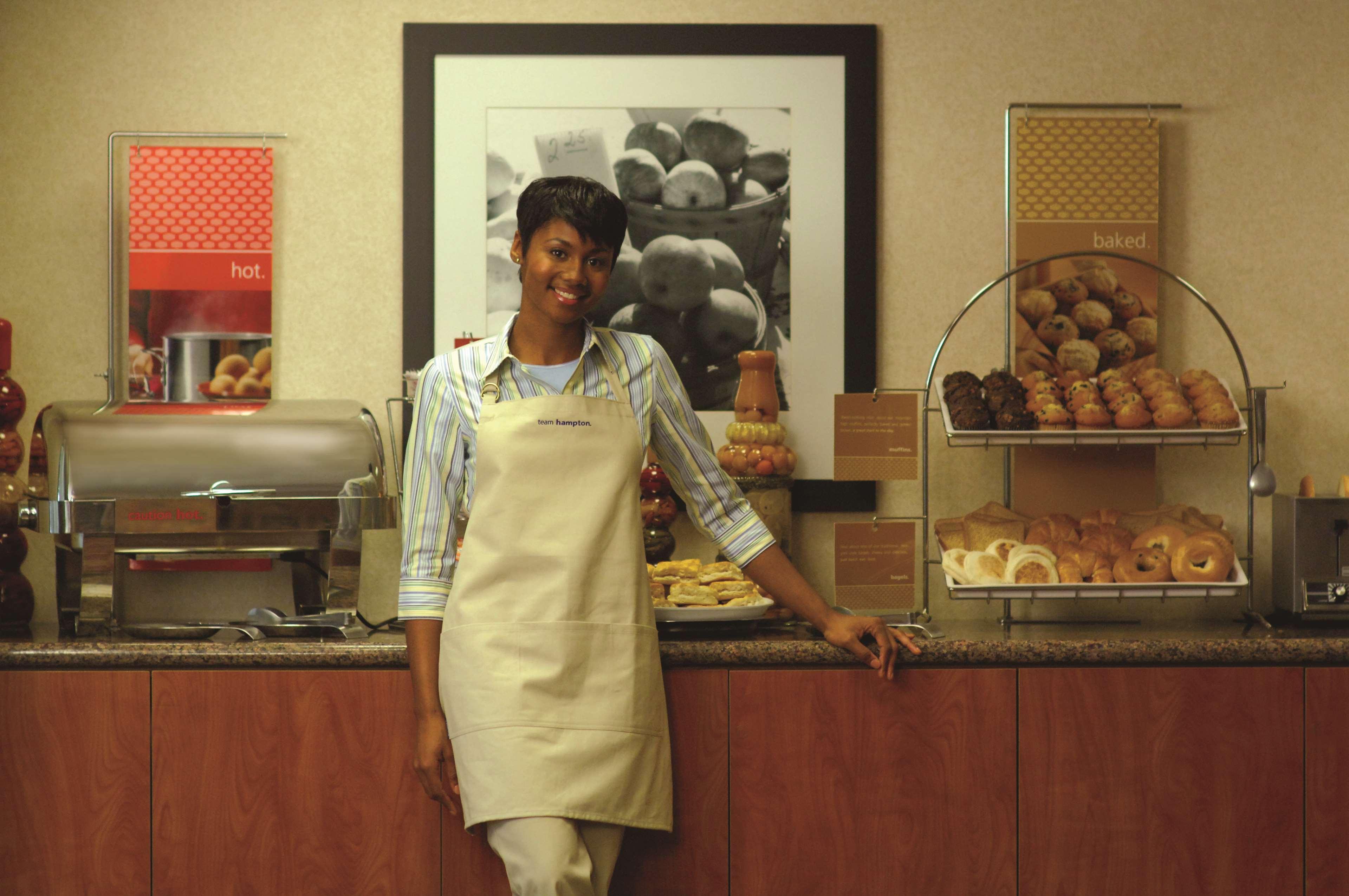 Hampton Inn&Suites Greensboro/Coliseum Area Restaurant foto